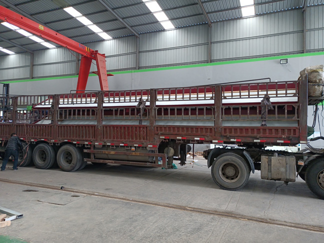 景德(dé)鎮公(gōng)交候車(che)亭髮(fa)貨