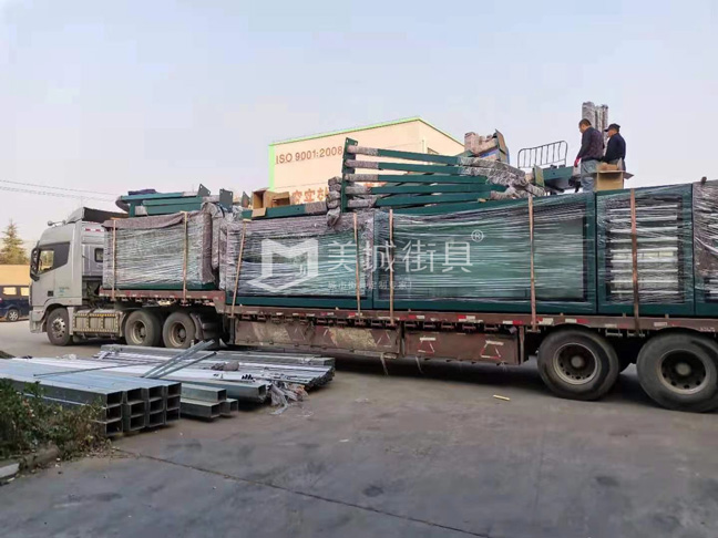 福建(jian)公(gōng)交候車(che)亭